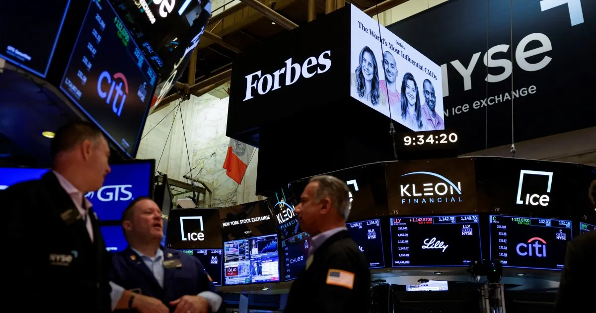 Global Markets React to Shifting Geopolitical Tensions as US Stocks Approach Peak